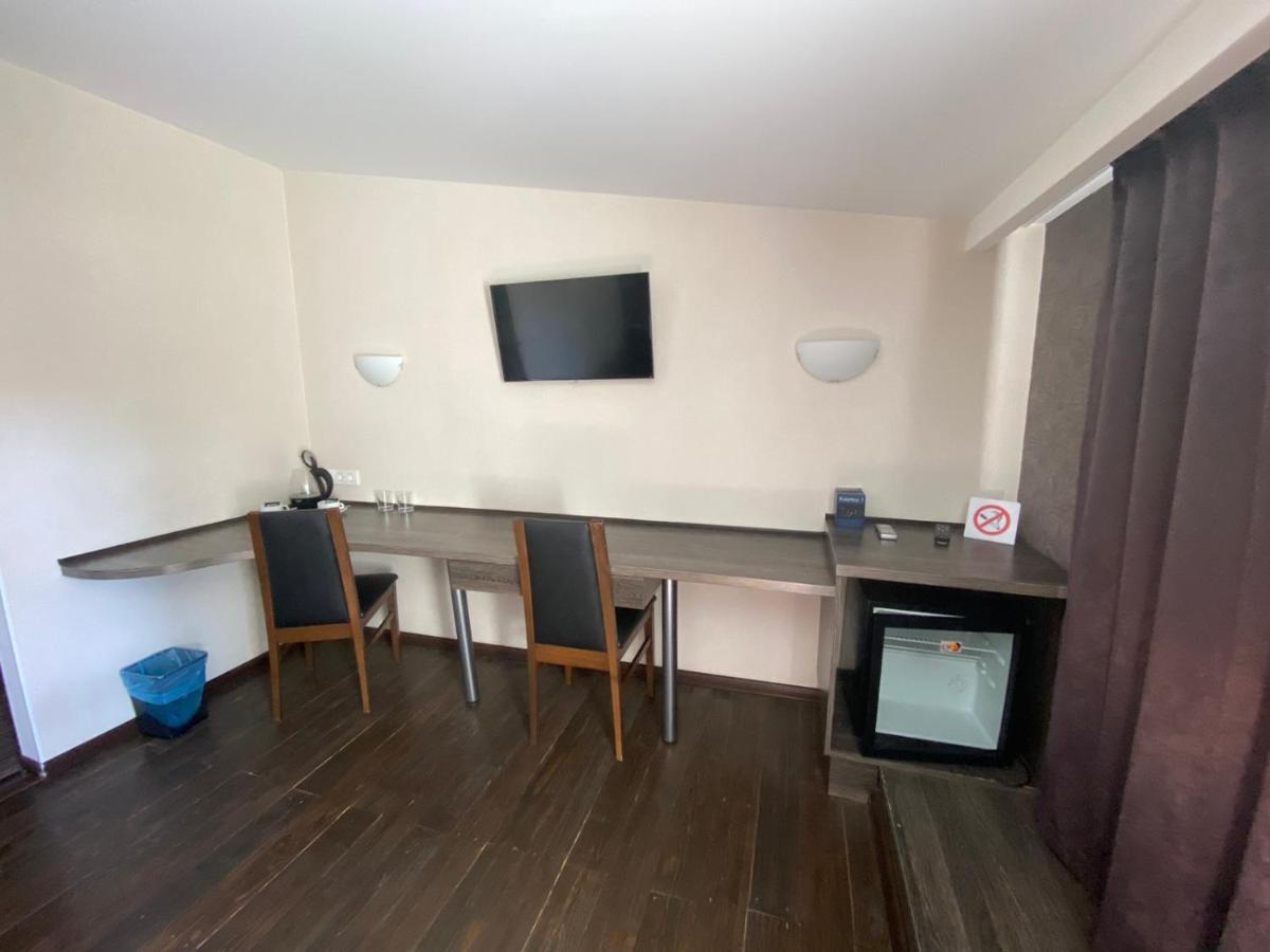 Afina Aparthotel Odessa Eksteriør billede